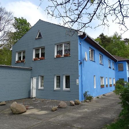 Готель Gasthof Blaues Haus Bastorf Екстер'єр фото
