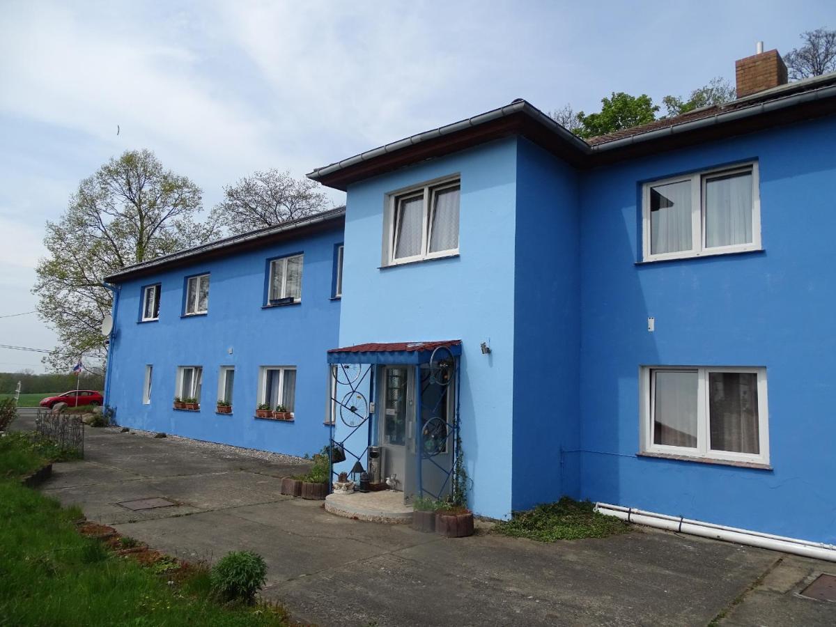 Готель Gasthof Blaues Haus Bastorf Екстер'єр фото