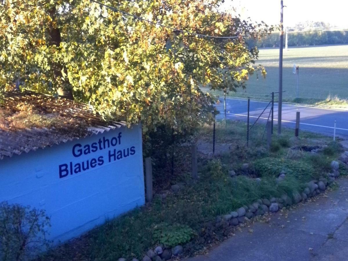 Готель Gasthof Blaues Haus Bastorf Екстер'єр фото