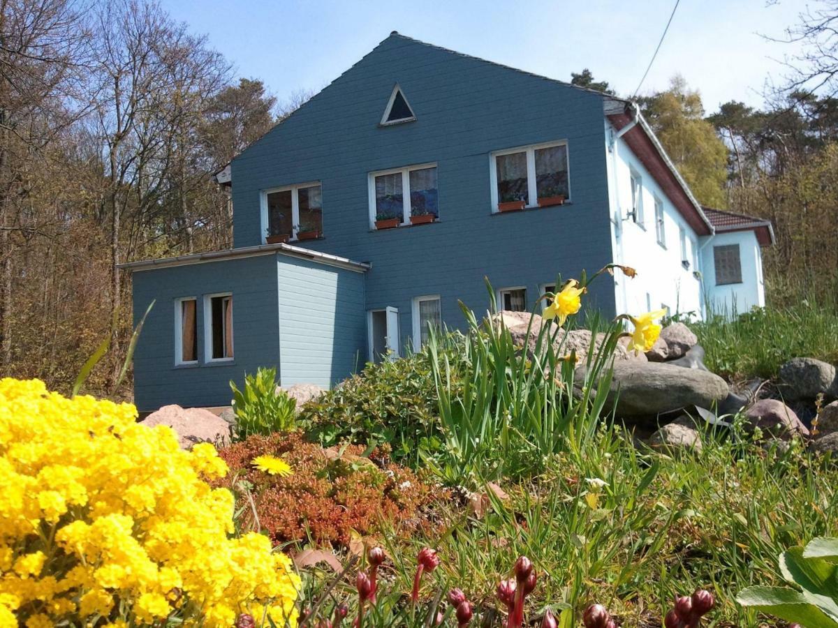 Готель Gasthof Blaues Haus Bastorf Екстер'єр фото